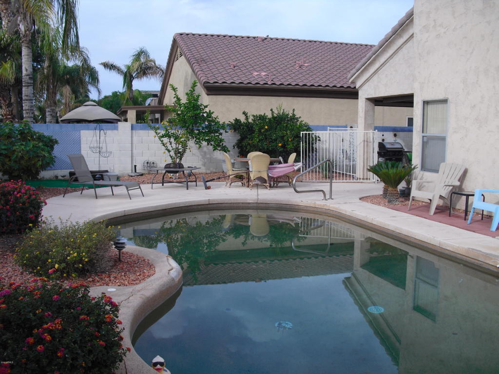 647 E Ranch Rd