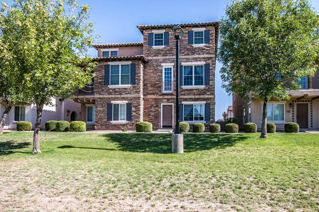3871 E Sabra Ln
