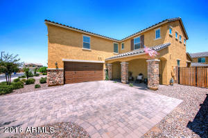 For Sale: 2388 E Hazeltine Way Gilbert, AZ 85298