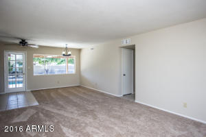 4741 W Beverly Ln