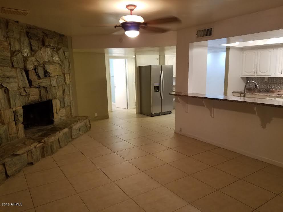 4138 W Behrend Dr