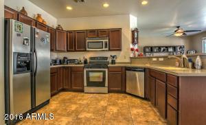 17338 W Buchanan St