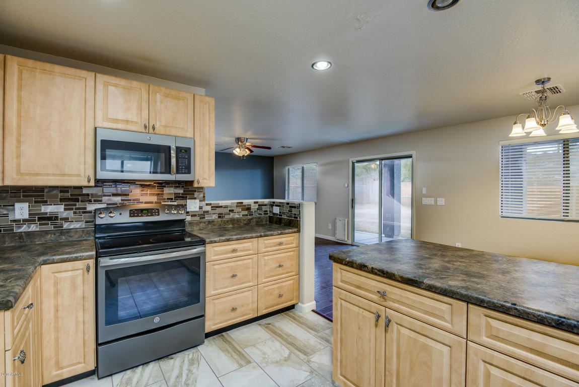 11738 W Calle Lejos --