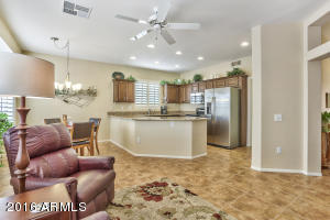 22313 N Cheyenne Dr