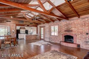 301 W Buckskin Trl