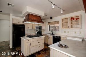 301 W Buckskin Trl