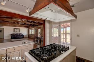 301 W Buckskin Trl