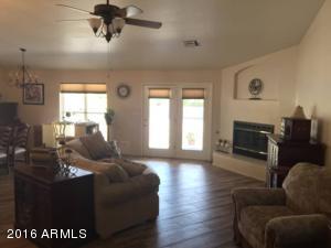 816 Desert Dr