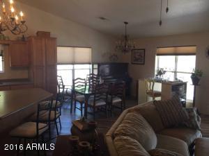 816 Desert Dr