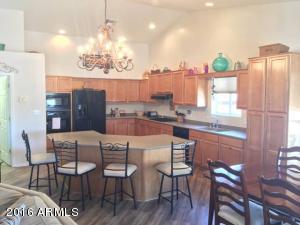816 Desert Dr