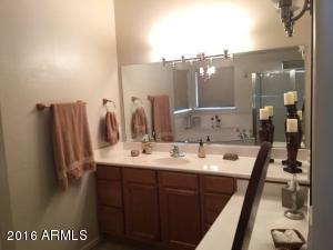 816 Desert Dr