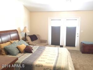 816 Desert Dr
