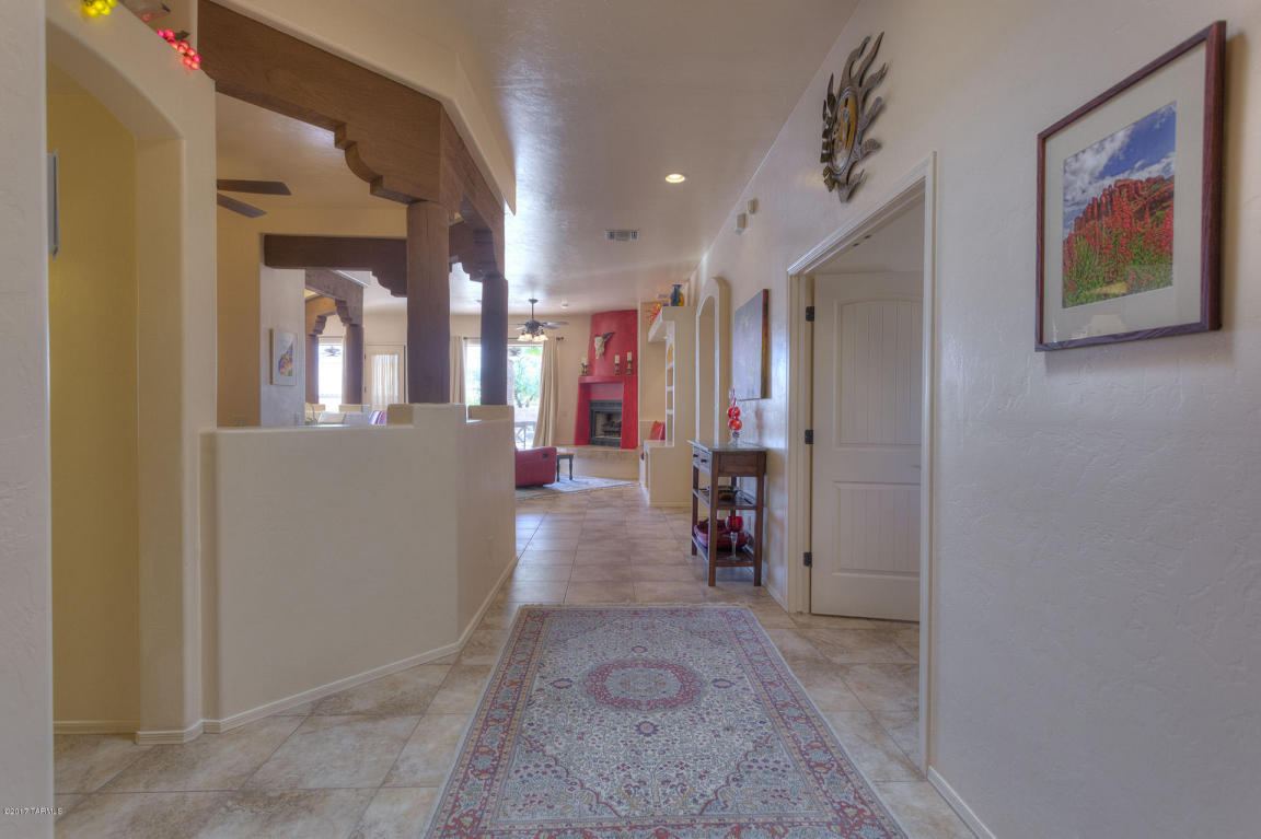 1717 W Calle Carinosa