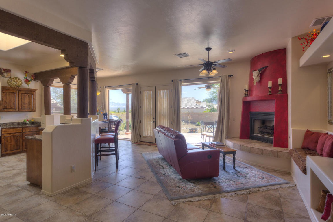 1717 W Calle Carinosa