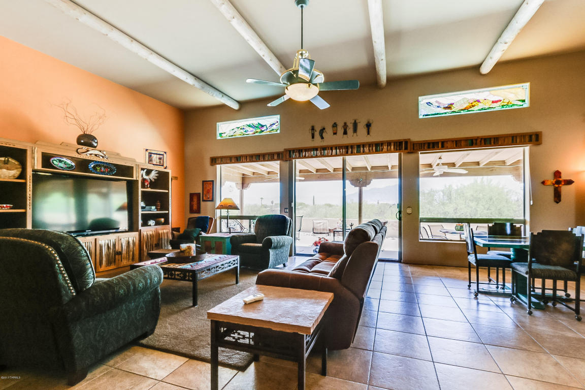2414 E Mayview Dr