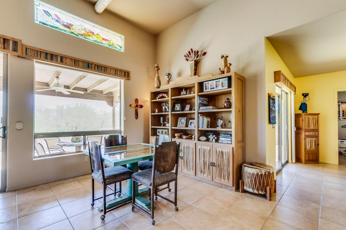2414 E Mayview Dr