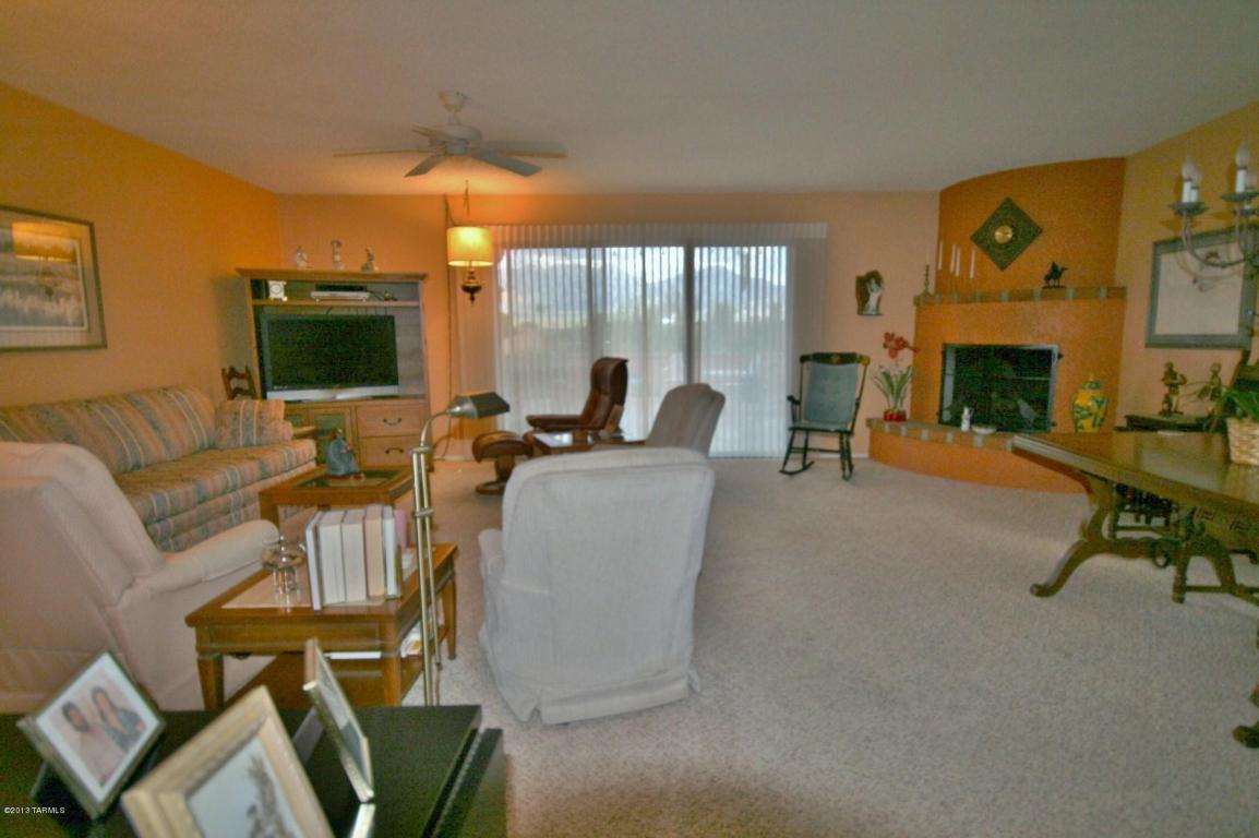 1021 W Camino Sagasta