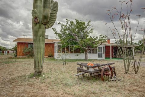 635 W Webb Dr