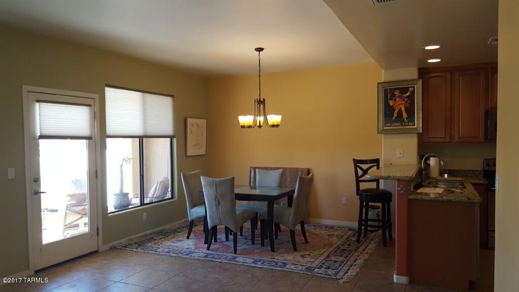 828 W Safari Dr