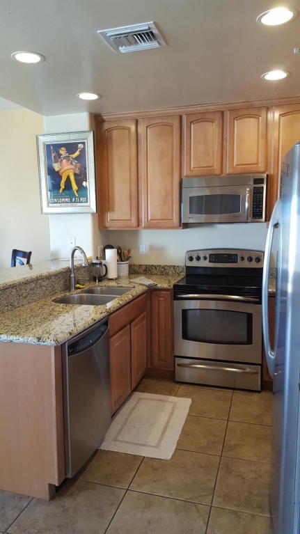 828 W Safari Dr
