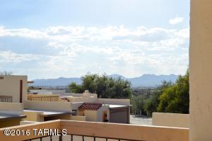 643 E Camino Alteza