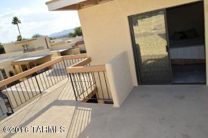 643 E Camino Alteza