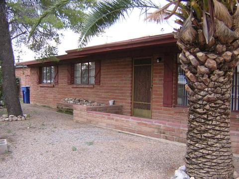 1022 S Baylor Dr