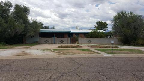 1022 S Baylor Dr