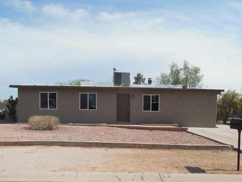 1022 S Baylor Dr