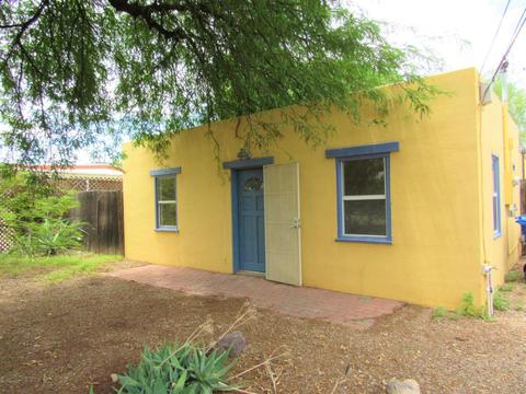 1207 N Santa Rosa Ave