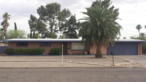 5241 E Rosewood St