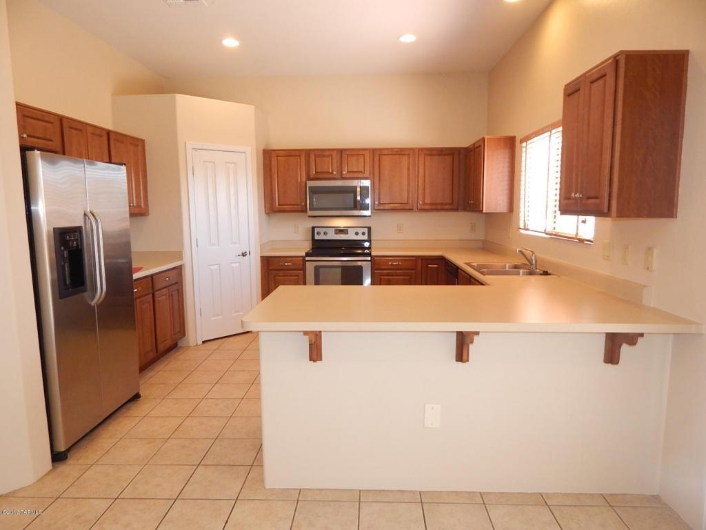 1914 W Mistletoe Cir