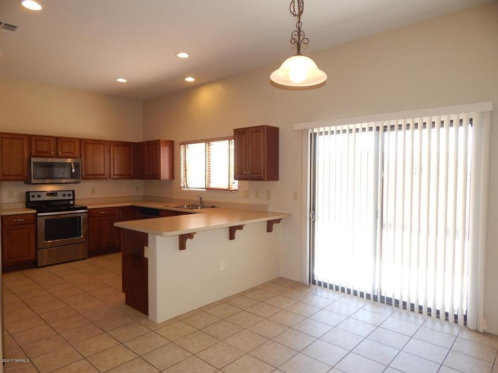 1914 W Mistletoe Cir