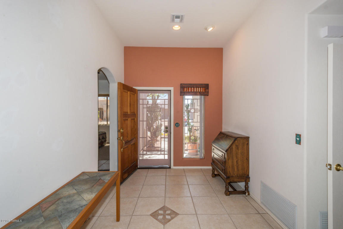 2478 N Camino Valle Verde