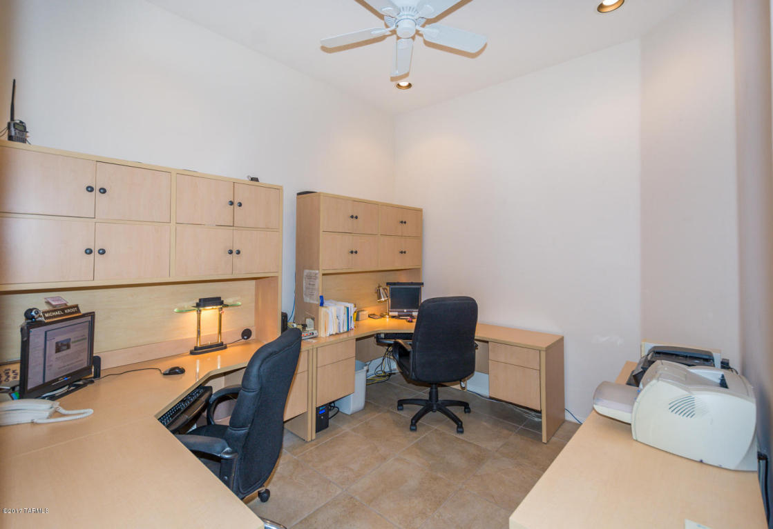 2478 N Camino Valle Verde