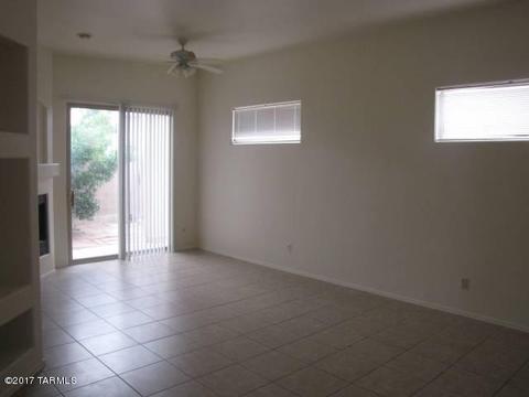 2561 N Avenida Orgullo