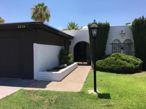 2561 N Avenida Orgullo