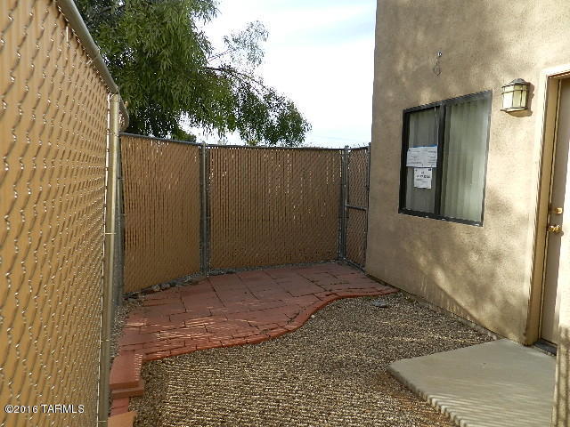 3690 N Country Clb #1036