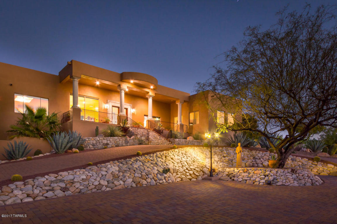 5588 E Paseo Cimarron