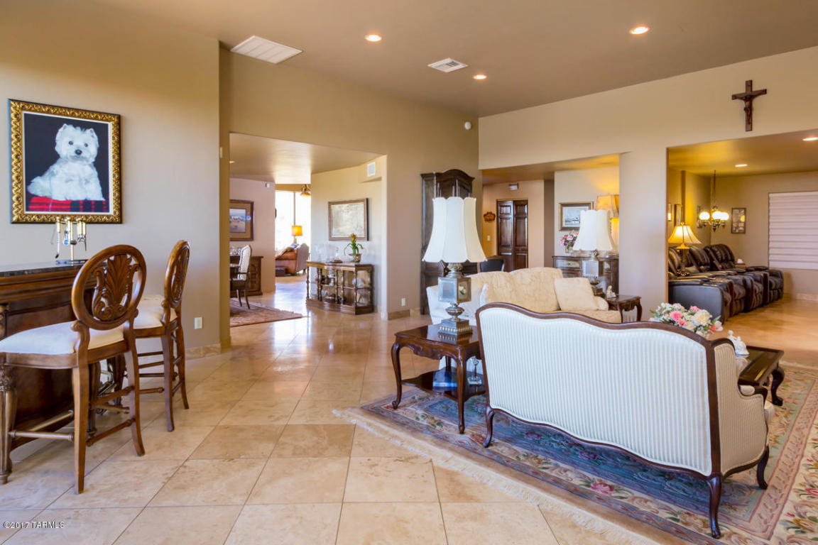 5588 E Paseo Cimarron
