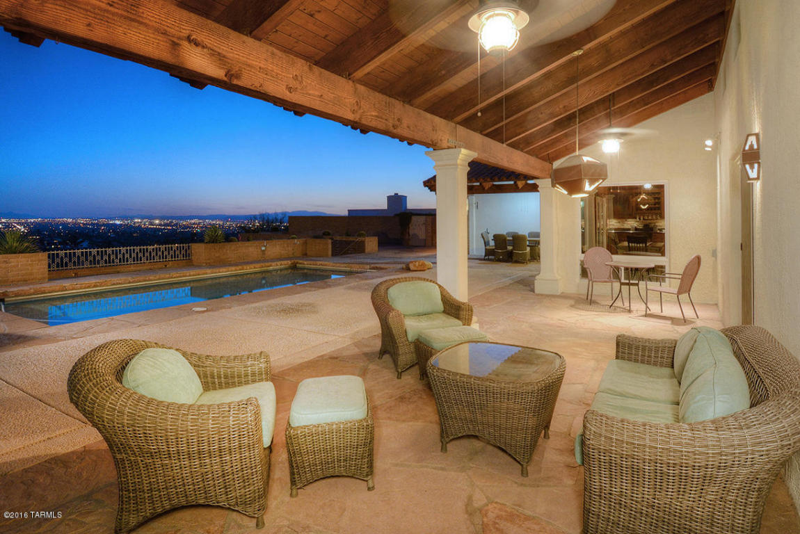 6131 N Piedra Seca