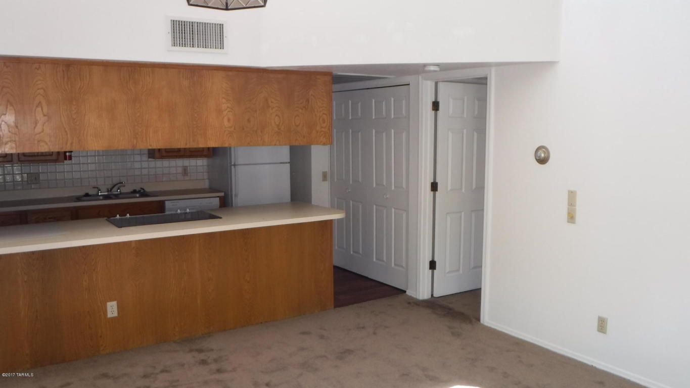 4908 N Via Carina