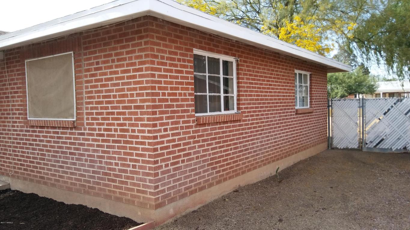 1413 E Ft Lowell Rd