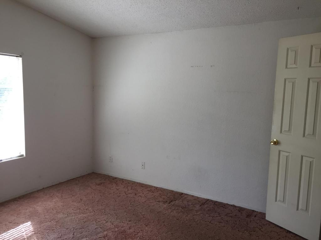 3575 W Mango Cir