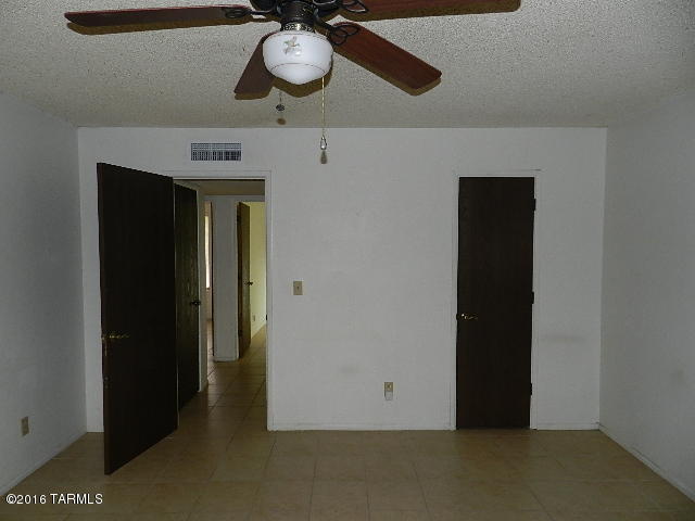 7439 N Camino De Oeste