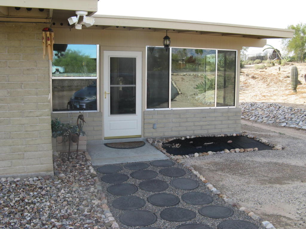 2229 W Morning Spring Pl