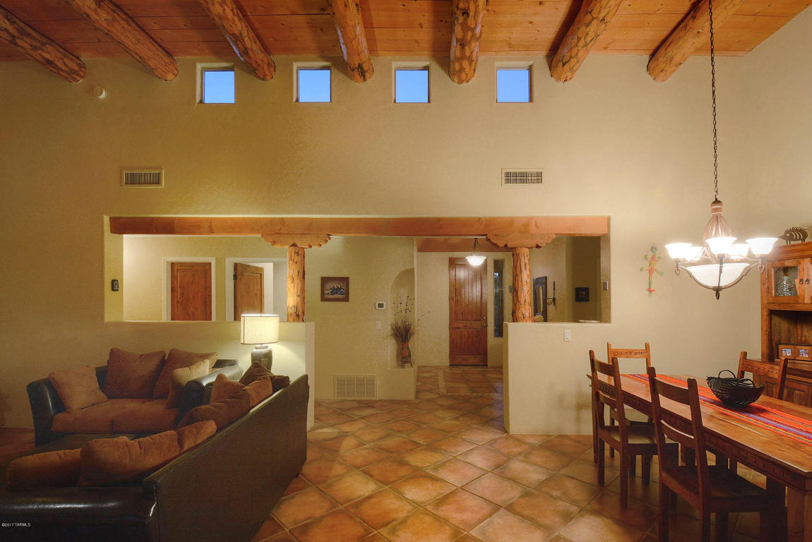 9881 N Hacienda Hermosa Dr