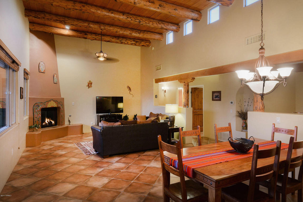 9881 N Hacienda Hermosa Dr