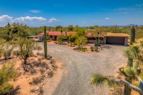 2560 E Camino Juan Paisano