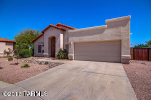 188 N Fenceline Dr, Tucson AZ 85748